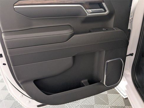 Certified 2025 GMC Sierra 1500 SLT image 26