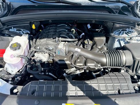 Used 2025 Jeep Grand Cherokee Limited image 32