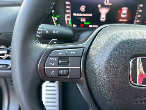 Used 2025 Honda Accord Sport image 24