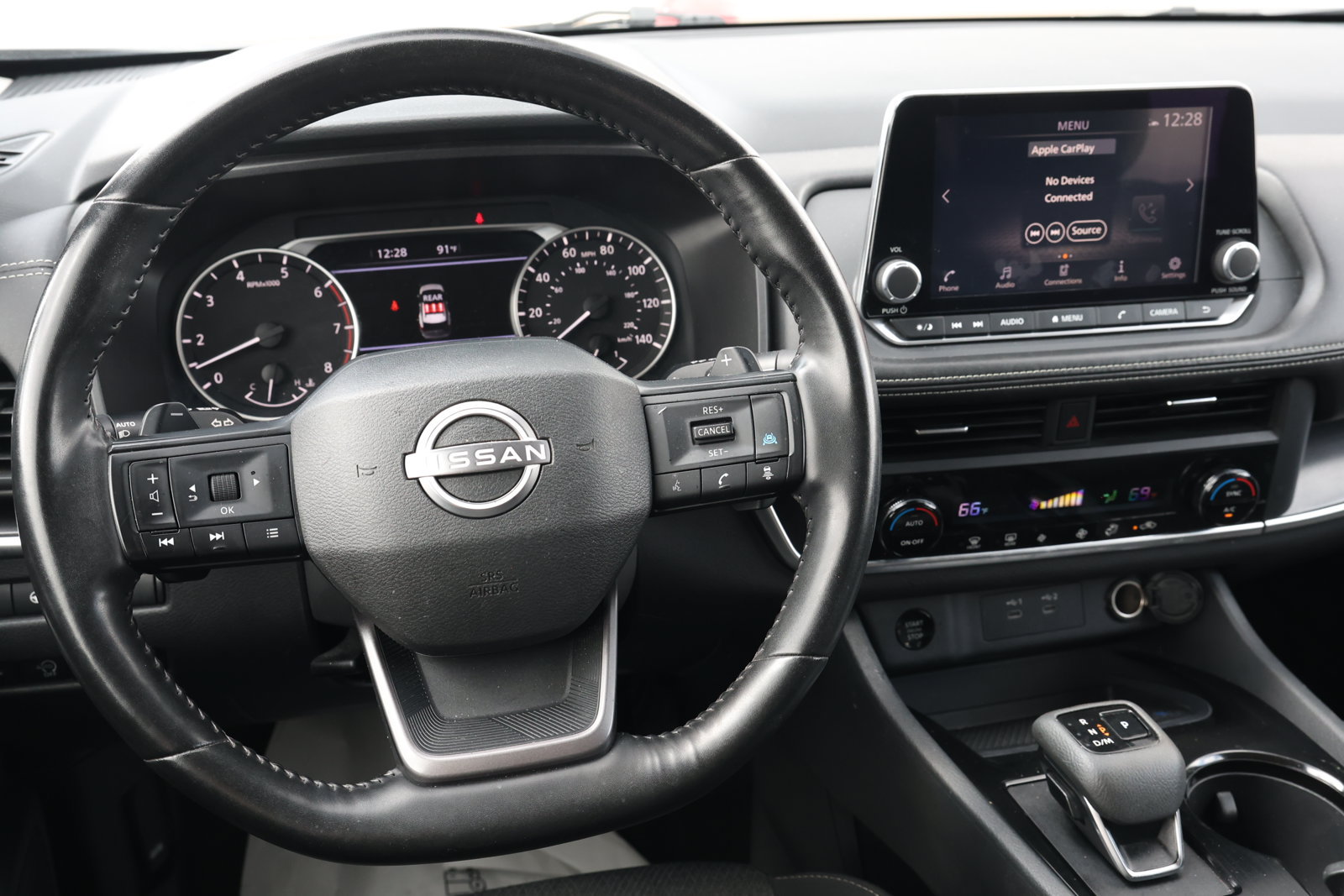 Used 2025 Nissan Rogue SV AWD/4WD image 16