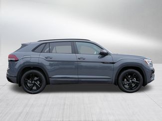 New 2026 Volkswagen Atlas Cross Sport SEL R-Line AWD/4WD video 2