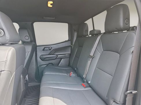 Used 2025 Chevrolet Colorado Trail Boss image 9