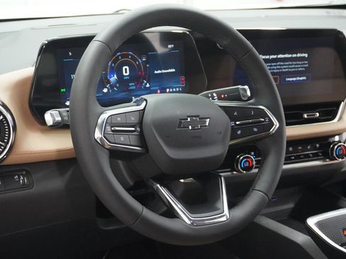 New 2026 Chevrolet Equinox ACTIV w/ Convenience Package III FWD image 19