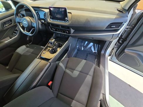 Used 2024 Nissan Rogue S FWD image 30