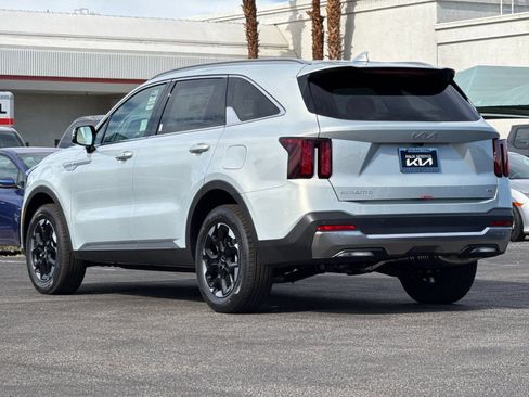New 2026 Kia Sorento S image 5