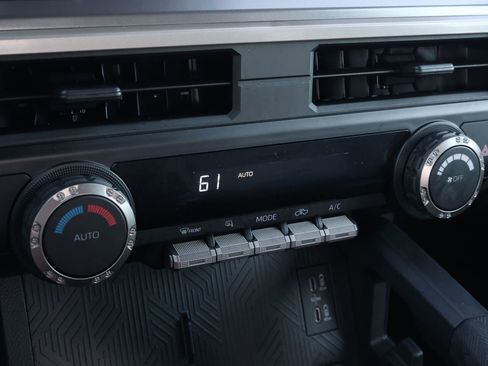 Used 2024 Toyota Tacoma TRD Sport image 20