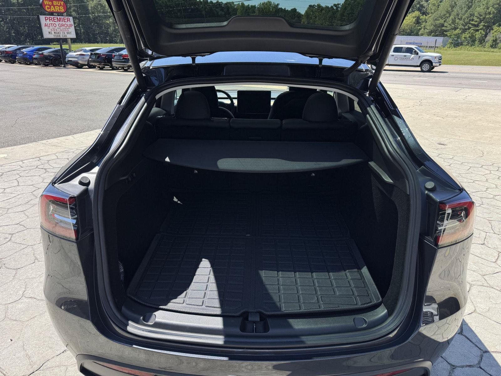 Used 2024 Tesla Model Y Long Range AWD/4WD image 13
