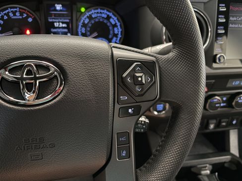 Used 2023 Toyota Tacoma TRD Off-Road w/ Technology Package AWD/4WD image 25