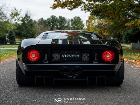 Used 2005 Ford GT image 9