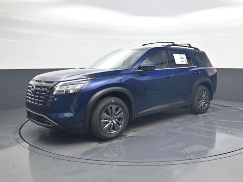 New 2026 Nissan Pathfinder SV image 3