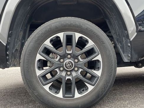 Used 2024 Toyota Tundra Limited image 9