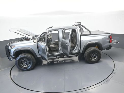 Used 2025 Chevrolet Colorado ZR2 w/ Technology Package AWD/4WD image 71