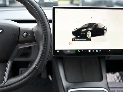Used 2022 Tesla Model 3 Standard Range image 22