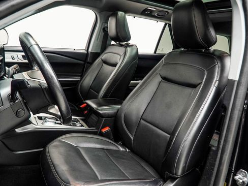 Used 2022 Ford Explorer Limited w/ Equipment Group 301A image 37