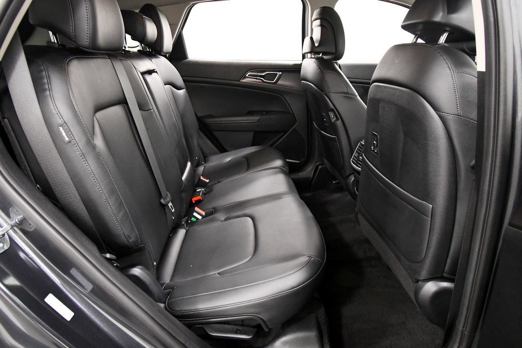 Certified 2025 Kia Sportage EX AWD/4WD image 17