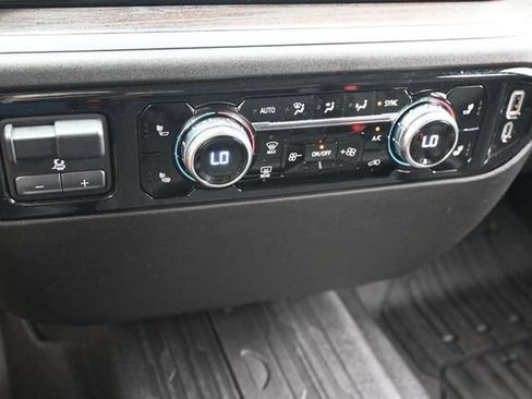 Used 2025 GMC Sierra 2500 SLT AWD/4WD image 25
