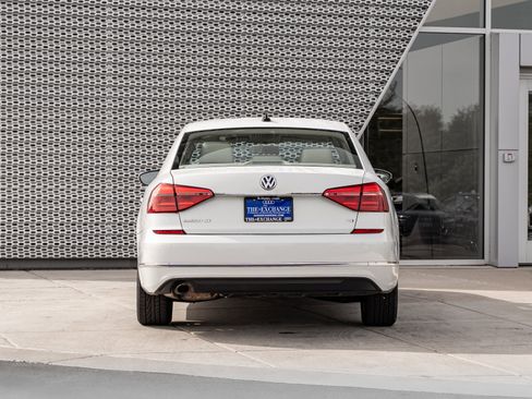 Used 2016 Volkswagen Passat 1.8T SE FWD image 24