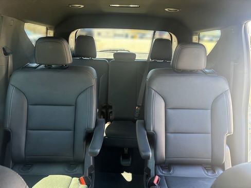 Certified 2025 Chevrolet Traverse LT AWD/4WD image 14
