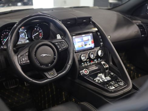Used 2018 Jaguar F-TYPE 400 Sport AWD/4WD image 33