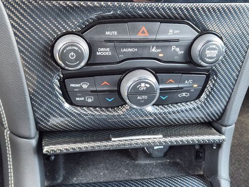 Used 2023 Chrysler 300 C RWD image 15