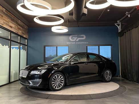 Used 2019 Lincoln MKZ Reserve FWD image 7