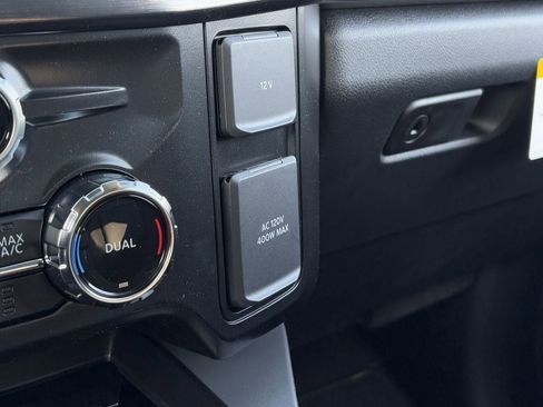 New 2026 Ford F250 Lariat w/ Black Appearance Package image 61