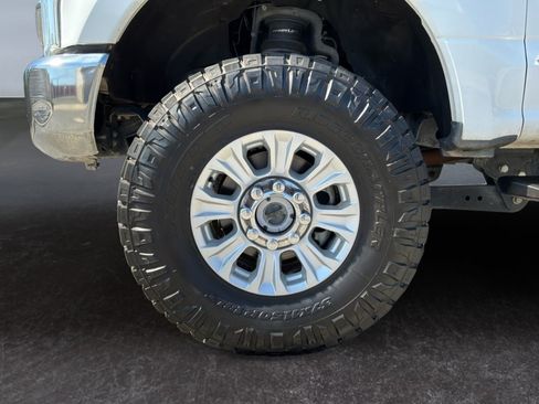 Used 2022 Ford F250 XLT AWD/4WD image 9