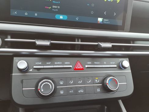 Certified 2025 Hyundai Tucson SE FWD image 22