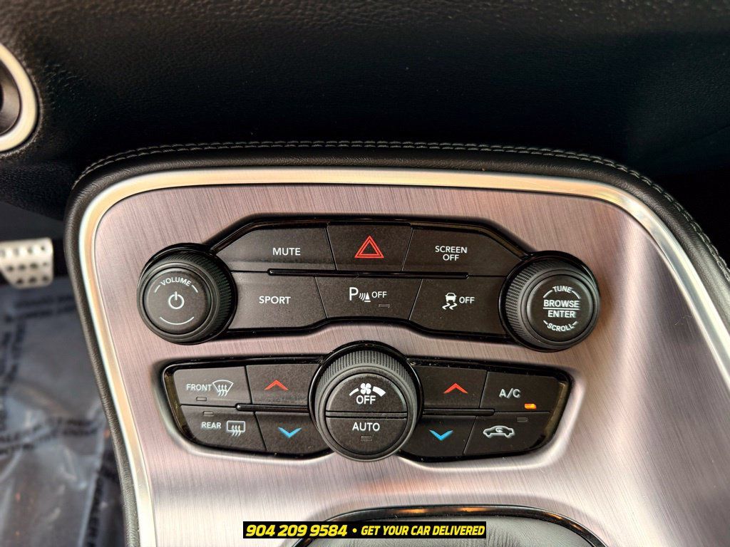 Used 2018 Dodge Challenger R/T w/ Performance Handling Group RWD image 18