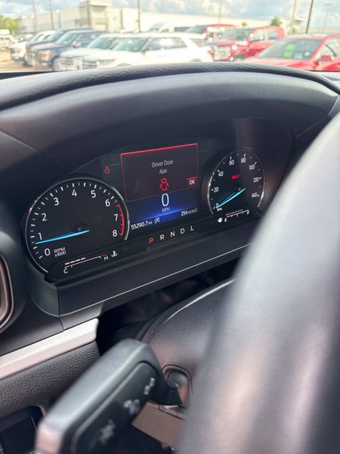 Used 2024 Ford Explorer XLT RWD image 1