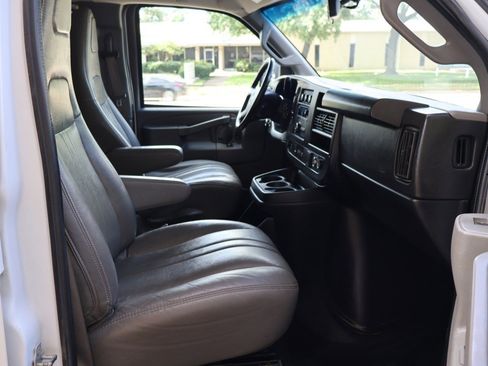 Used 2023 Chevrolet Express 3500 LS RWD image 10