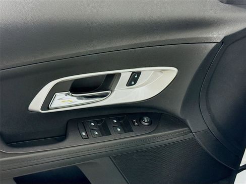 Used 2017 Chevrolet Equinox LT w/ Sport Edition image 10