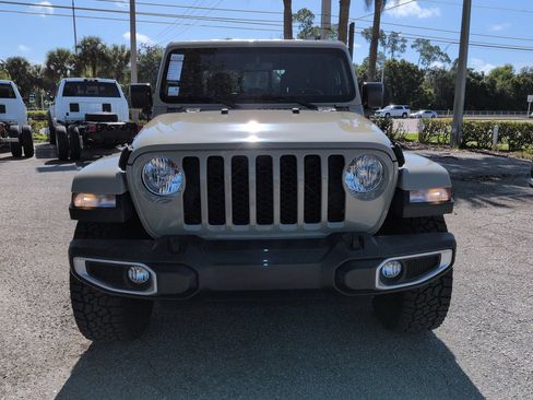 Used 2022 Jeep Gladiator Sport AWD/4WD image 3