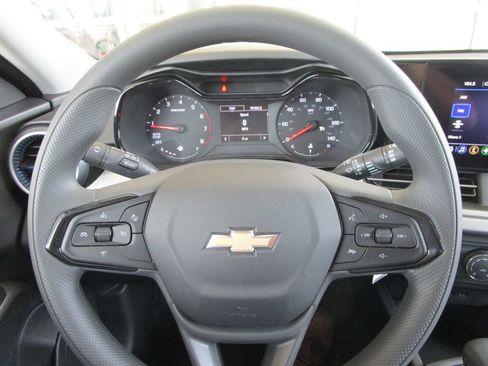 New 2026 Chevrolet Trax LS w/ LS Convenience Package FWD image 21
