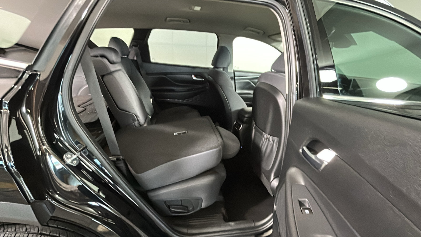 Used 2023 Hyundai Santa Fe SEL AWD/4WD image 34