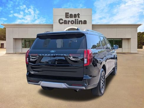 Used 2025 Ford Expedition Platinum AWD/4WD image 3