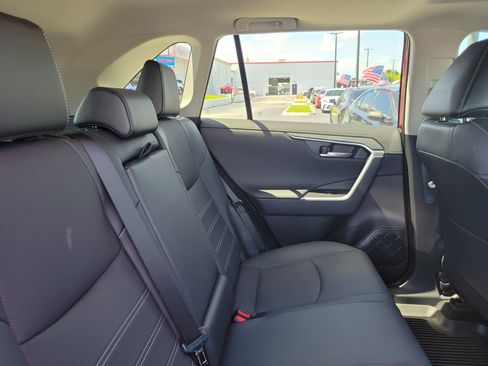 Used 2025 Toyota RAV4 Limited FWD image 15