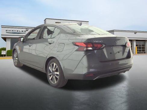 Used 2025 Nissan Versa SV image 7