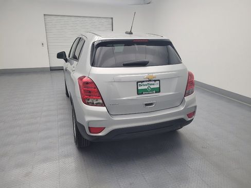 Used 2021 Chevrolet Trax LS w/ Tint and Cruise Package FWD image 6