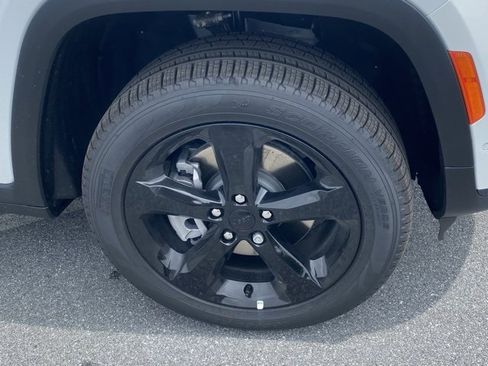 New 2025 Jeep Grand Cherokee L Limited w/ Luxury Tech Group II image 11