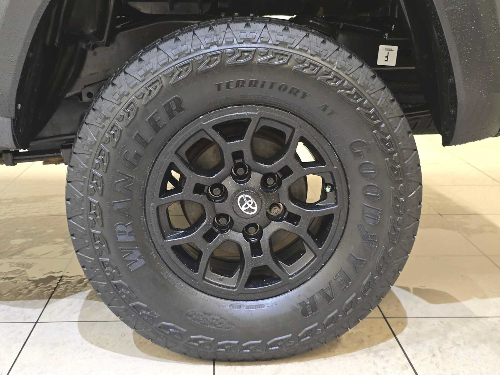 Certified 2021 Toyota Tacoma SR w/ SX Package AWD/4WD image 8