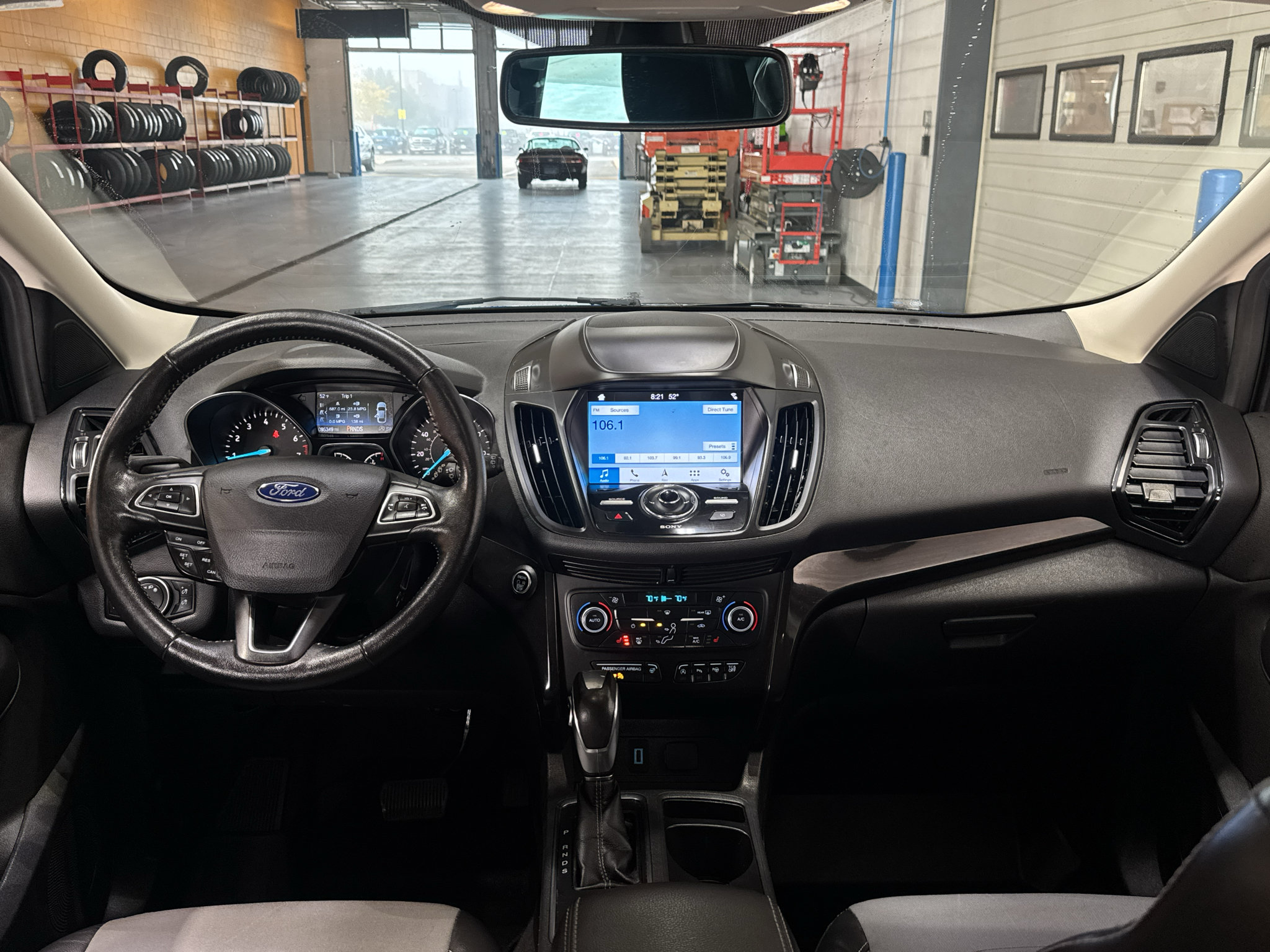 Used 2019 Ford Escape Titanium AWD/4WD image 12