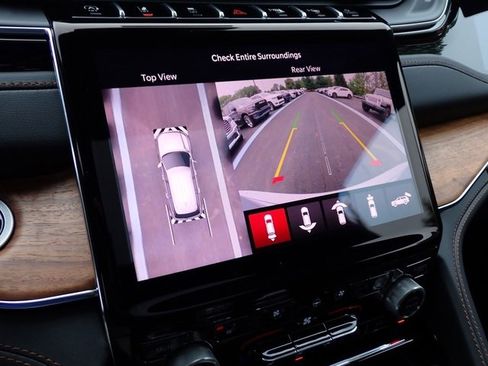 New 2025 Jeep Grand Cherokee Summit image 21