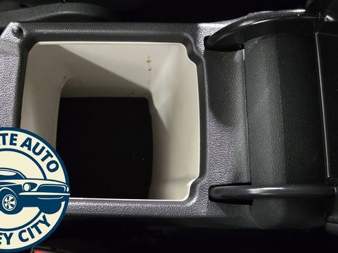 Used 2024 Volkswagen Taos SE image 16