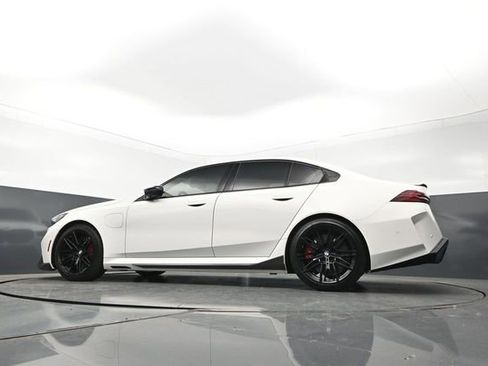 Used 2025 BMW M5 w/ Carbon Package AWD/4WD image 24