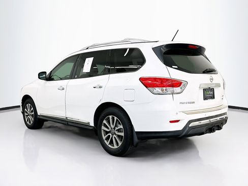 Used 2014 Nissan Pathfinder SL w/ Trailer Tow Package image 5