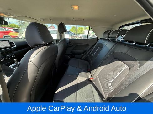 Used 2023 Hyundai Venue Limited FWD image 18