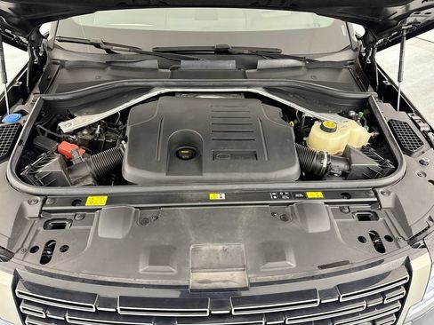 Certified 2024 Land Rover Range Rover SE AWD/4WD image 32