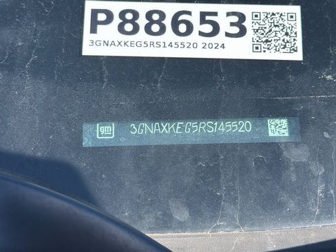 Used 2024 Chevrolet Equinox LT FWD image 2