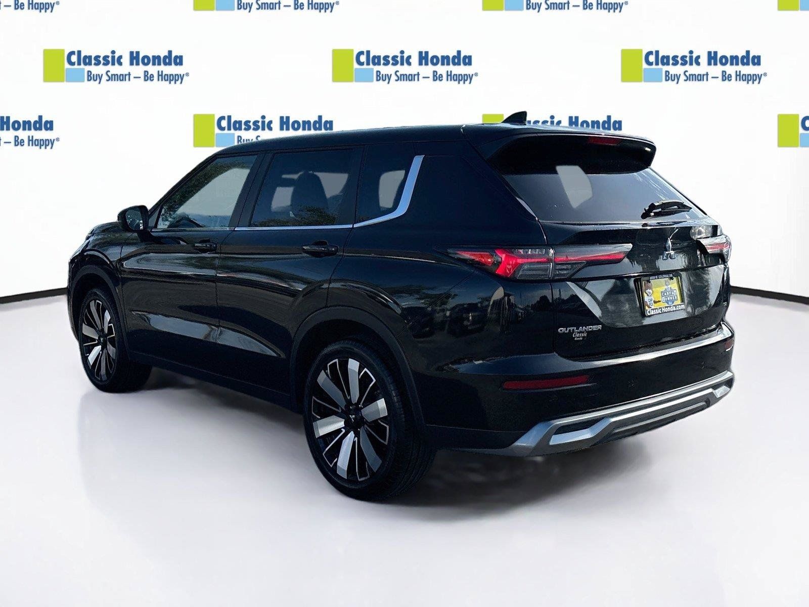 Used 2025 Mitsubishi Outlander SE FWD image 5